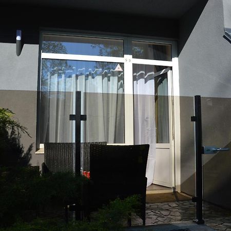 Cool Flat With Own Garden Apartment Jurmala Exterior photo