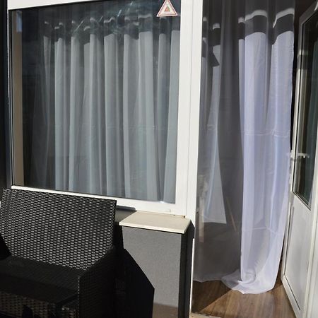 Cool Flat With Own Garden Apartment Jurmala Exterior photo