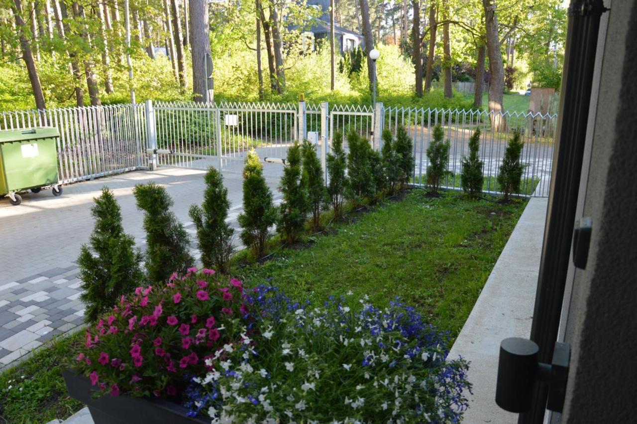 Cool Flat With Own Garden Apartment Jurmala Exterior photo