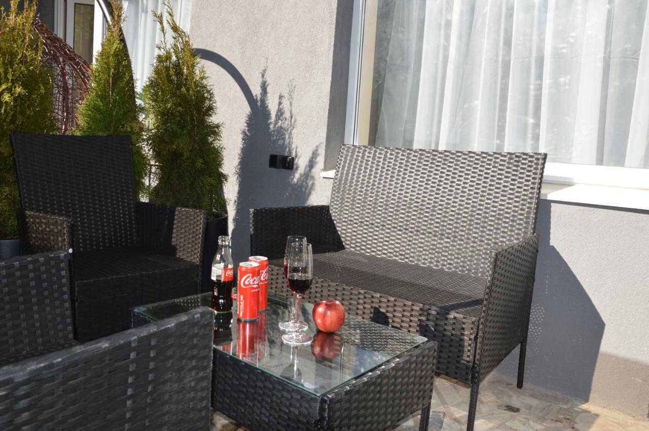 Cool Flat With Own Garden Apartment Jurmala Exterior photo