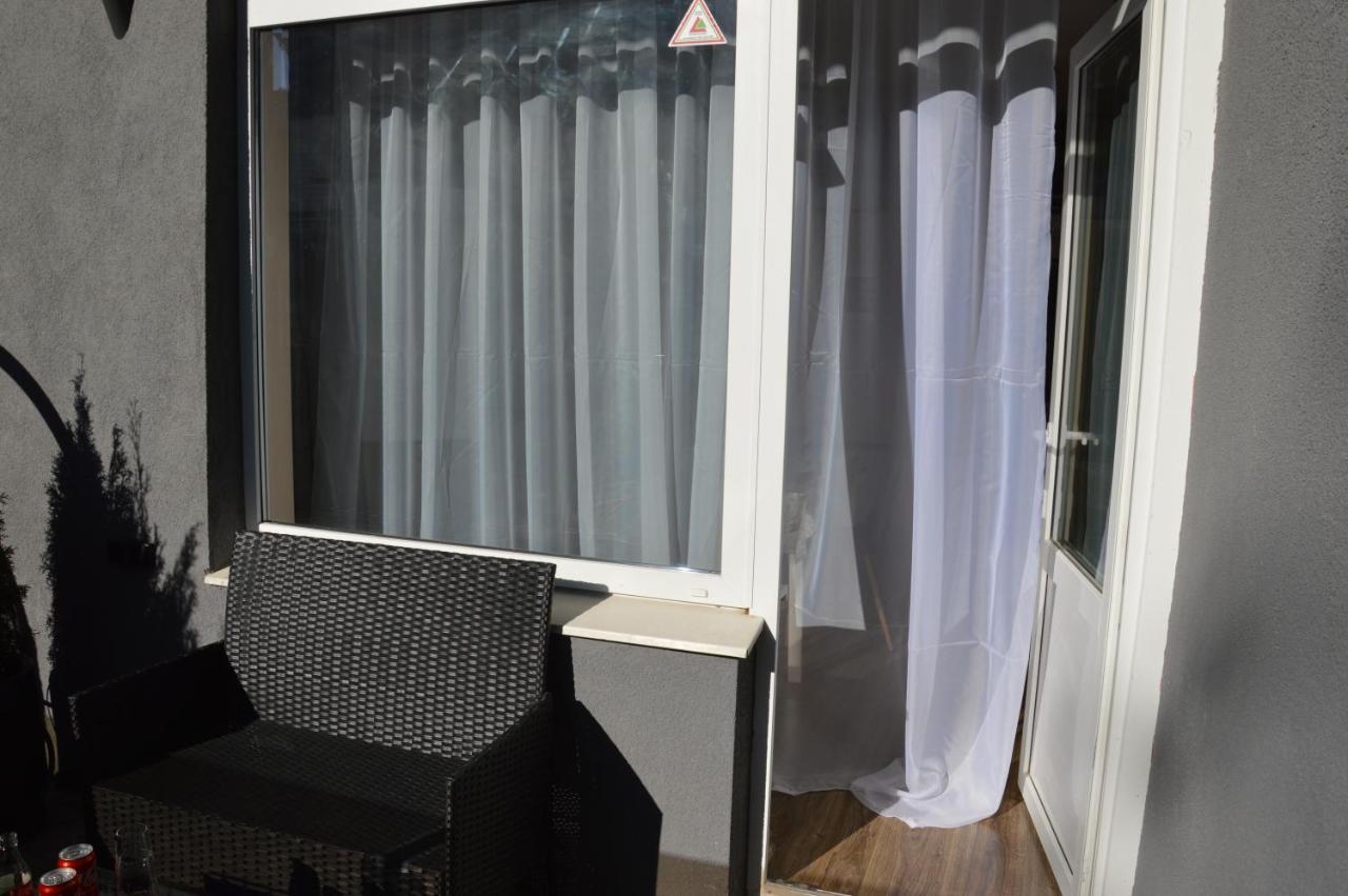 Cool Flat With Own Garden Apartment Jurmala Exterior photo